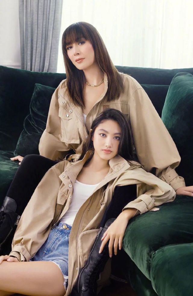 任达华|任达华女儿不出道太可惜，和妈妈合拍杂志颜值很高，哪像15岁？