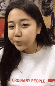 老干妈|“既然老干妈没有与腾讯合作，谁能解释一下我手里的这瓶是谁生产的？”哈哈哈