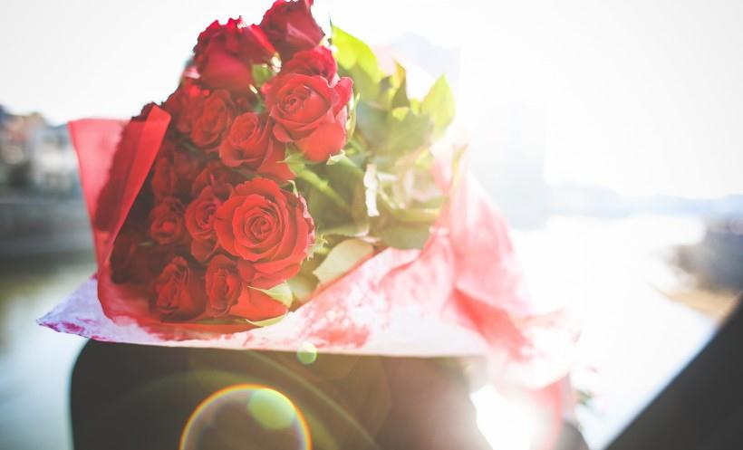 生肖|8月份桃花很旺,财运顺手的四大生肖,爱情春暖花开