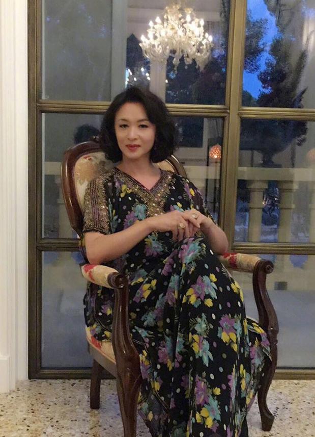 |金星晒出自己的豪宅，装修像旧上海风格，连衣着打扮也像个名媛