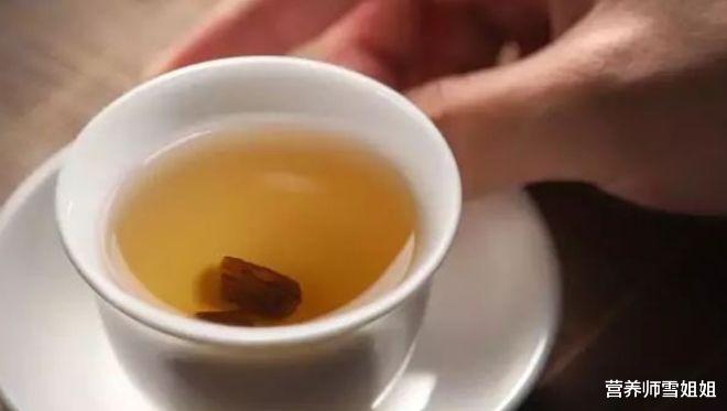 「长寿」寿命短的男性，身体会有“1臭、2脏、3大”，少占一个，也要偷着乐