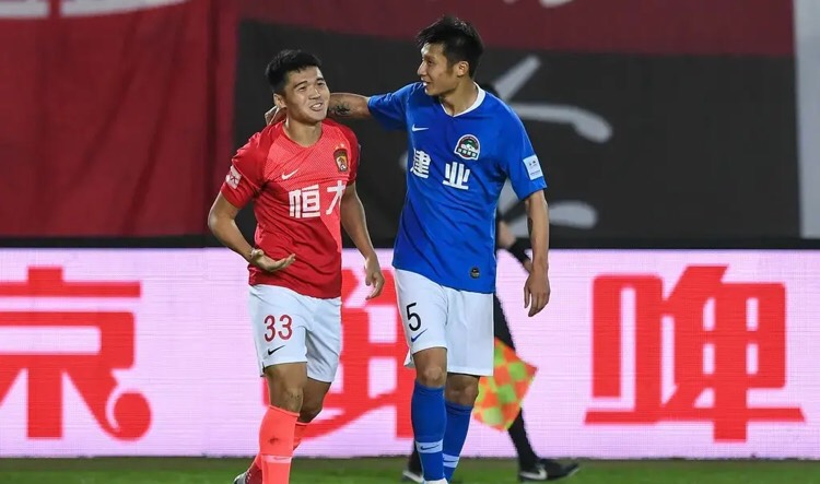 河南建业|老兵焕发第二春,建业被弃用队重夺后防核心,30岁老将补强三叉戟