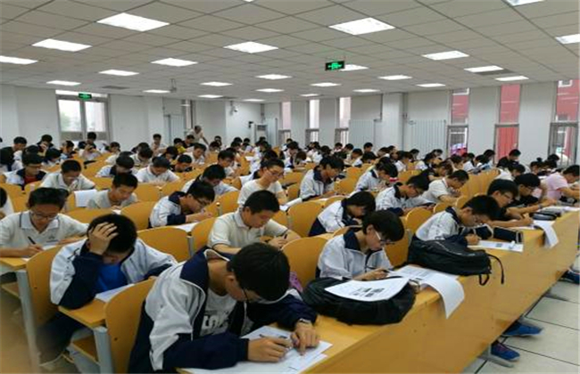 『班主任』班主任:高考前家长做好这4点,孩子安心备考无后顾之忧