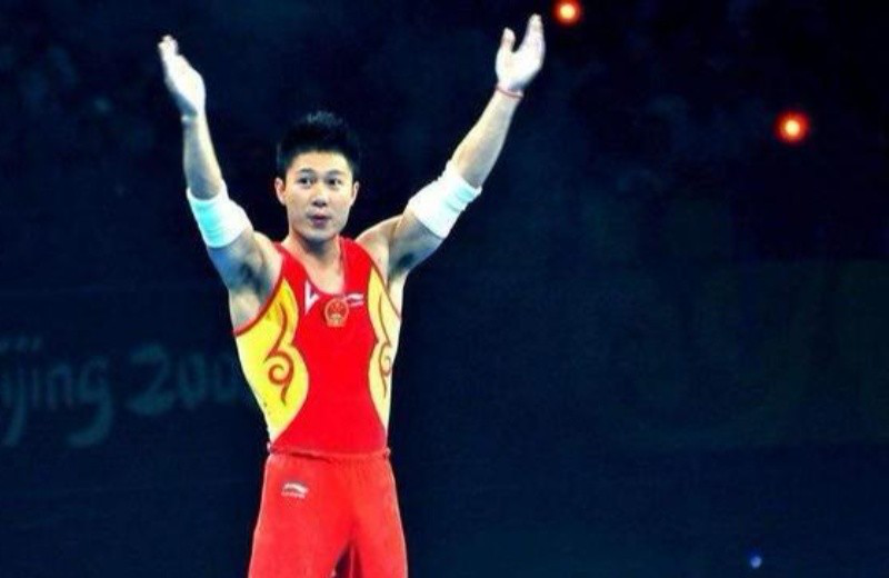 『美国队』39岁体操王子近况,一家三口全部入籍美国,妻子拒说中文备受争议