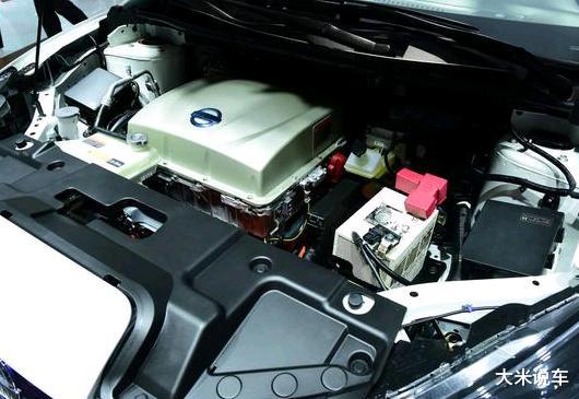 [日产轩逸]日产终于放“大招”了！从25万直接跌至6万多，性价比爆棚，比桑塔纳强10倍