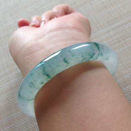 『翡翠』新手买翡翠要注意什么，最好做到这“三思”再买