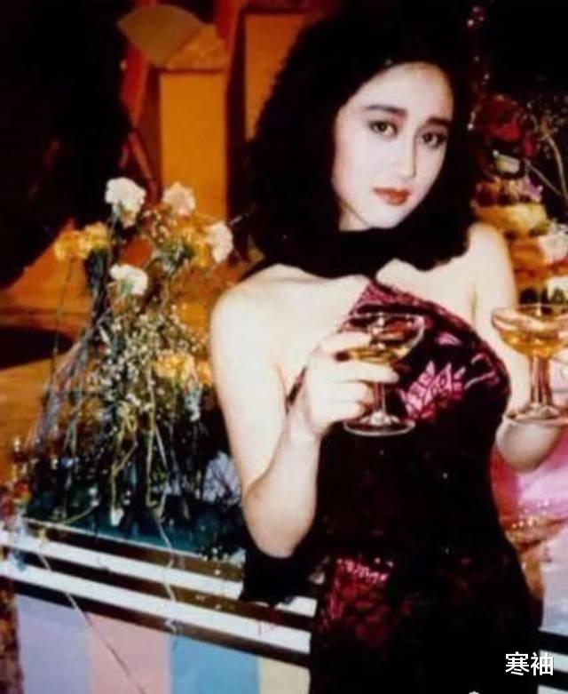[梁安琪]因舞技出色被赌王看中，结婚后连生5胎稳定地位，晚年坐拥千亿！