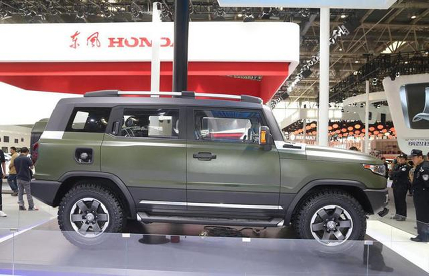 「SUV」不给普拉多活路！廉价版“越野王”将量产，配四驱不足15万，档次超50万