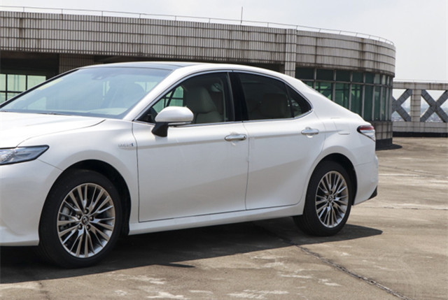 日产轩逸|终于扳倒帕萨特、迈腾，标配10气囊，接近0异响，30天甩17414辆