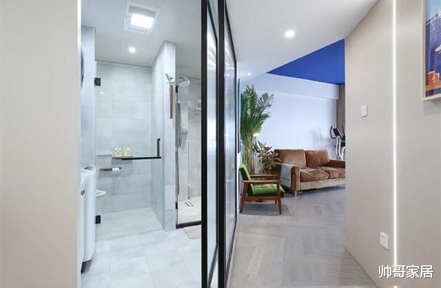 |筒子户型这样装太赞！玄关打造45°斜角走廊，多功能餐厅巧变客房