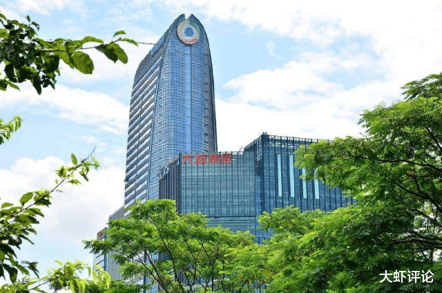 阅文集团|中国网文界的霸主出现:占据行业半壁江山,平均月活用户达2.2亿