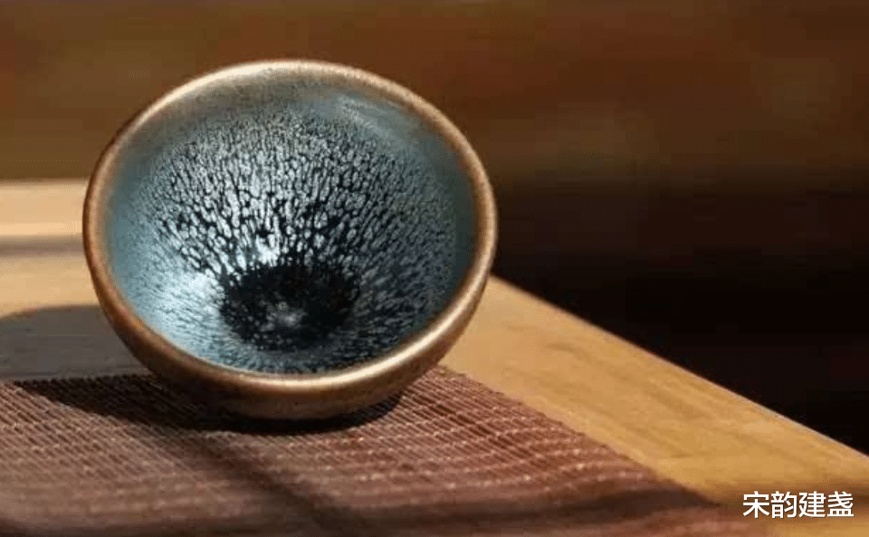 建盏▲建盏茶器有哪些瑕疵?大家在挑选建盏时,需要避免哪几个雷区?