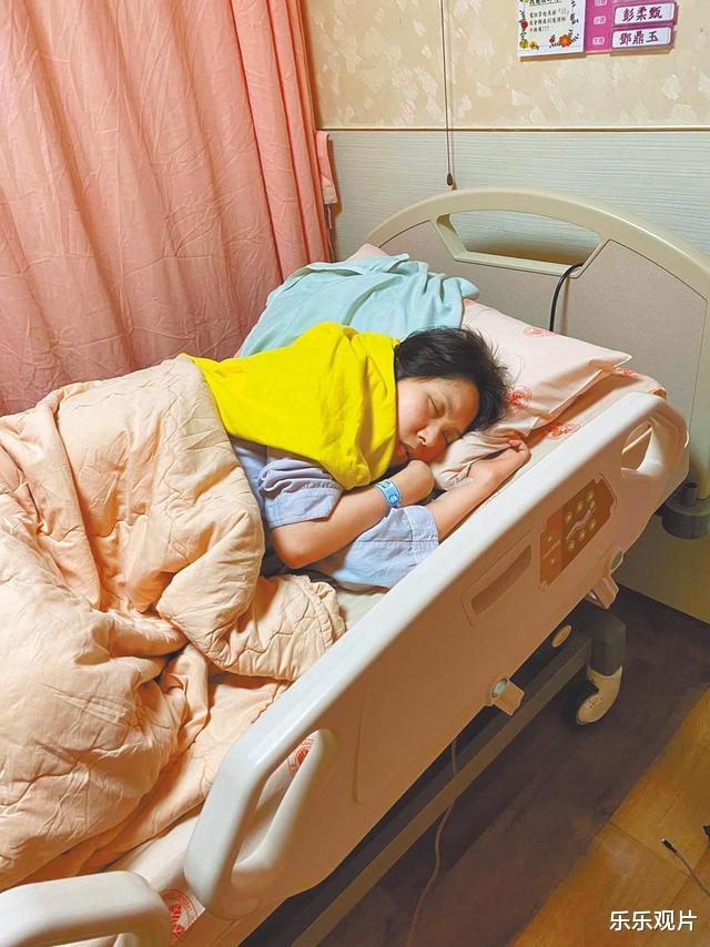 抗癌|36岁女艺人抗癌成功：挺过18次化疗，摘除8颗肿瘤后晒全家照