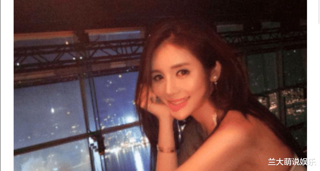 斗鱼■1前斗鱼一姐张琪格，被迪拜土豪租了1个月，再出现时满身贵气