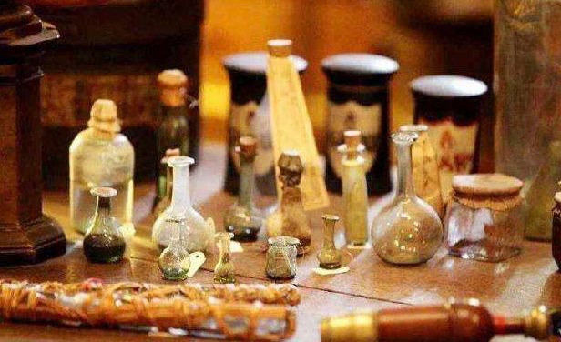 |他收集6.8吨尿液，想要提取黄金，却意外发现一种改变世界的元素