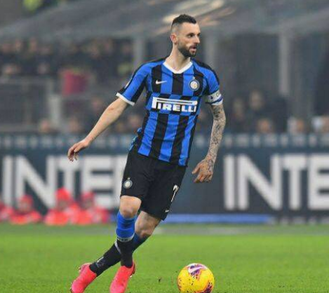 国际米兰@孔蒂赛前一喜一忧,34岁老将成国米难题,球迷热盼1米8巨星加盟