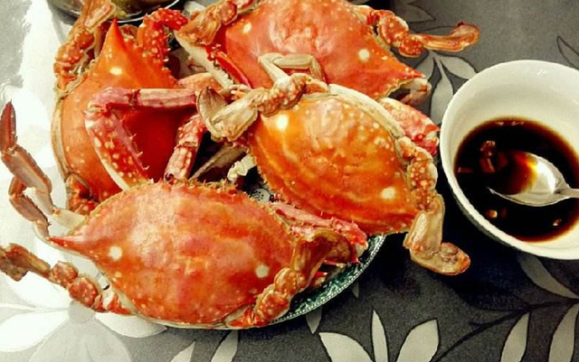 梭子蟹|买梭子蟹别只挑母蟹了，“二母蟹”更加肥美，遇到千万别错过！