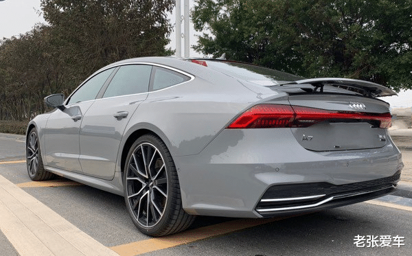 奥迪A7|买啥宝马5系，30岁男人开它更拉风，如今新车连跌7.78万，没白等