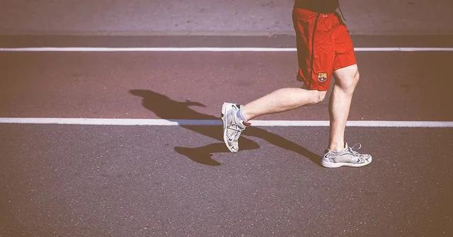 『长寿』“躺着”也能长寿？这样休息也长命！太涨知识了！必学~