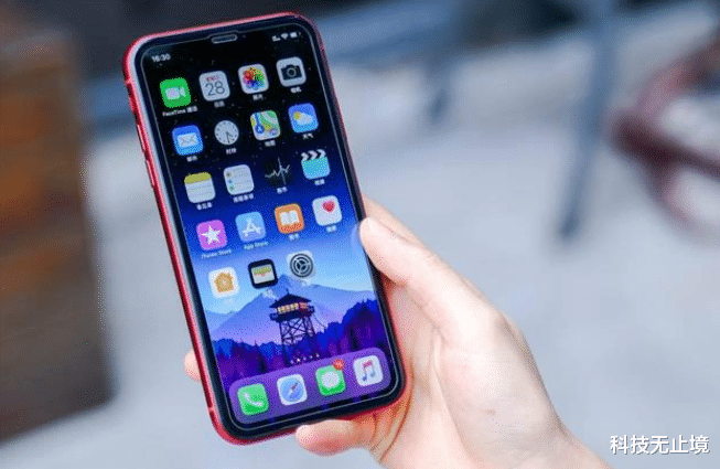 苹果|从6499跌至3688,最便宜苹果全面屏手机诞生,库克大清仓!