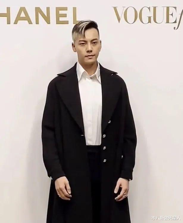 王一博|活动众星生图：杨幂眼皮外翻，陈伟霆撞脸罗志祥，王一博像个叉子