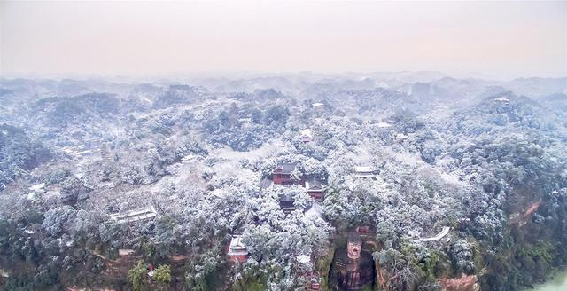 「乐山大佛」老照片；1902年的布达拉宫、乐山大佛旧照等