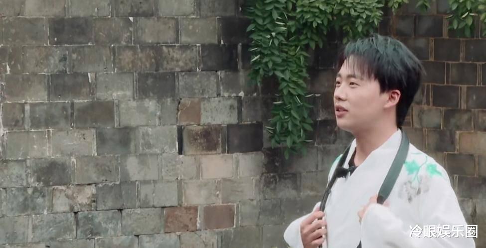 德云斗笑社|《德云斗笑社》女观众现场刨活，被粉丝网暴，当事人态度强硬