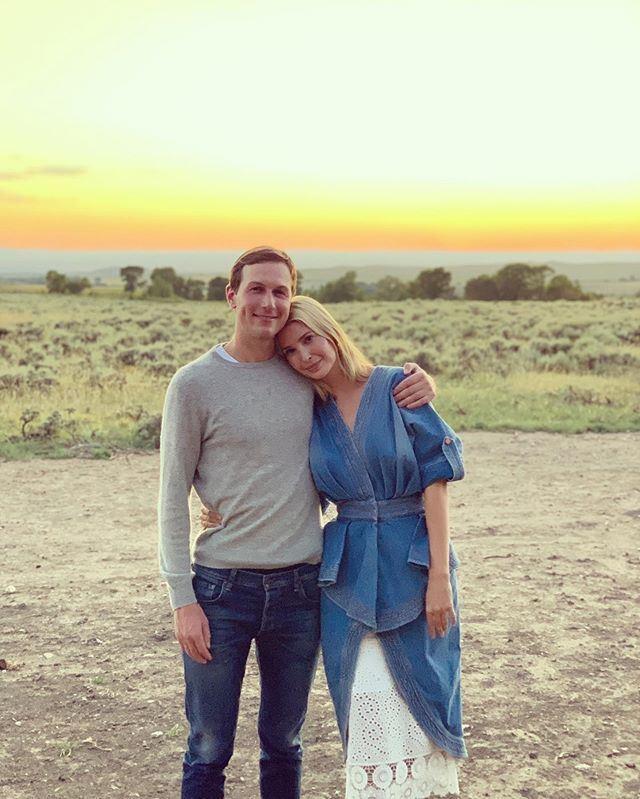 【伊万卡】不管特朗普了!伊万卡穿\带洞\彼得潘裙去旅行,女儿踩金靴腿太长