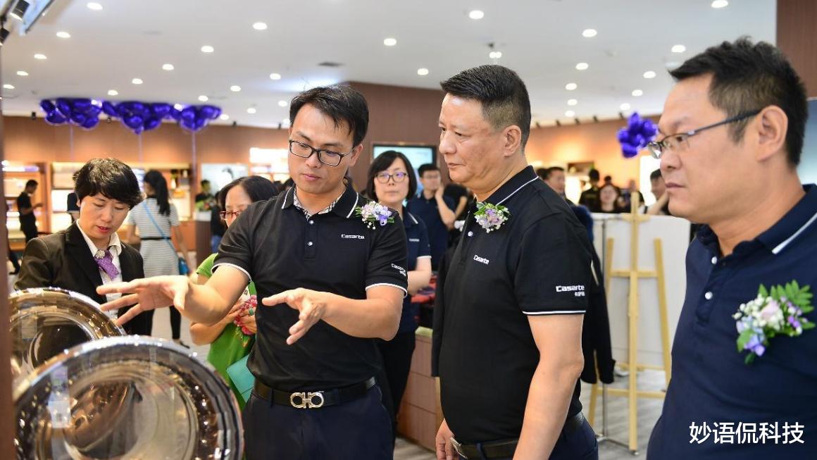 |黄光裕近照曝光，略显富态到精神好，网友：期盼再次登顶第一