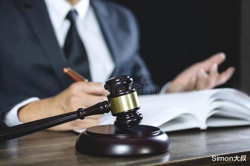 #看不见的客人#《看不见的客人》:人都有几张脸,要么藏在灵魂里要么藏在皮囊里