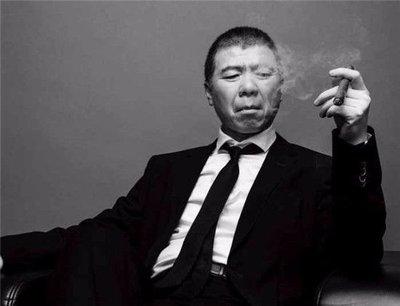 冯小刚■一向温和的冯小刚，为何现场破口大骂：这是拍电影不是开“窑子”
