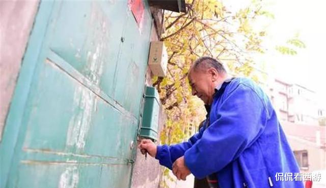 日军|祖辈五代人住日军炮楼55年,暖气从弹孔进入花了十余年