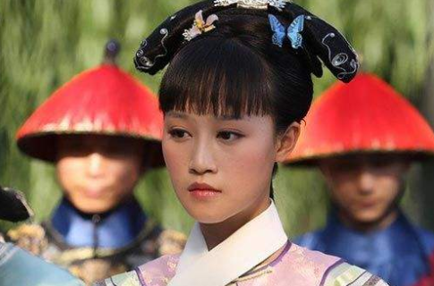蓝盈莹|蓝盈莹录节目“内涵”谢娜，被何炅当场回怼，野心和情商不成正比
