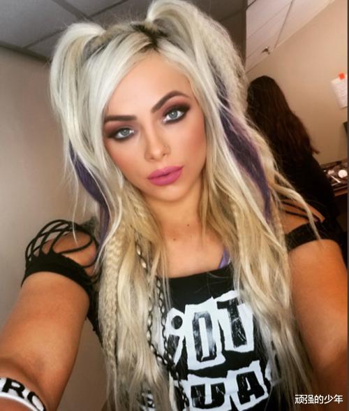 wwe|WWE女战神：人生几次险丢性命，颜值、技术集一身终得夺得大满贯