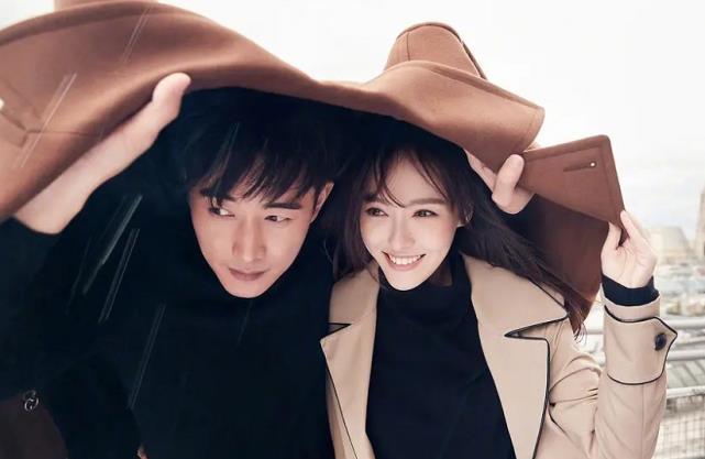 唐嫣|难怪罗晋亲自给唐嫣送机，看了她当天的“吸管腿”，这谁扛得住？