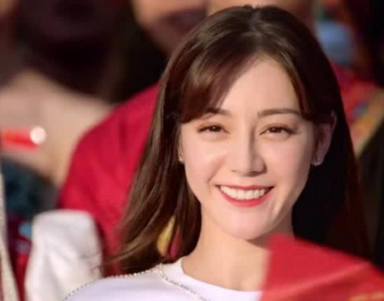 『整容』同样是央视镜头：热巴显小十岁，杨紫脸胖一圈，只有关晓彤最真实