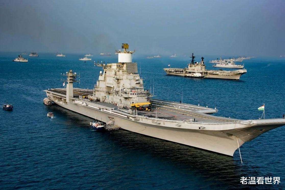印度@印度航母气势汹汹，12艘护航战舰满载导弹！摆出决战姿态