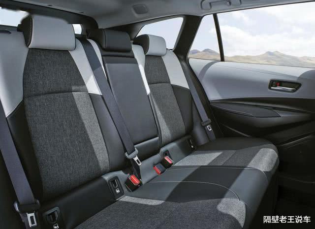 【丰田卡罗拉】丰田又发狠了，新车比思域漂亮10倍，油耗4L，自带双人床，买轩逸懊悔了