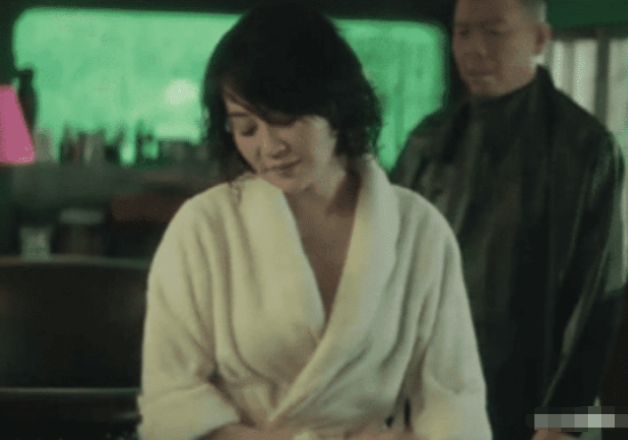 许晴|因“尺度太大”无人敢演，找46岁“过气”女星救场，却意外捧成“女王”