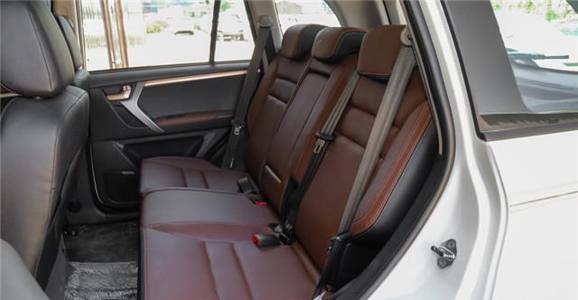 『瑞虎3』好开不贵的小型SUV,皮实又可靠,5.99万元起拥有外挂式备胎