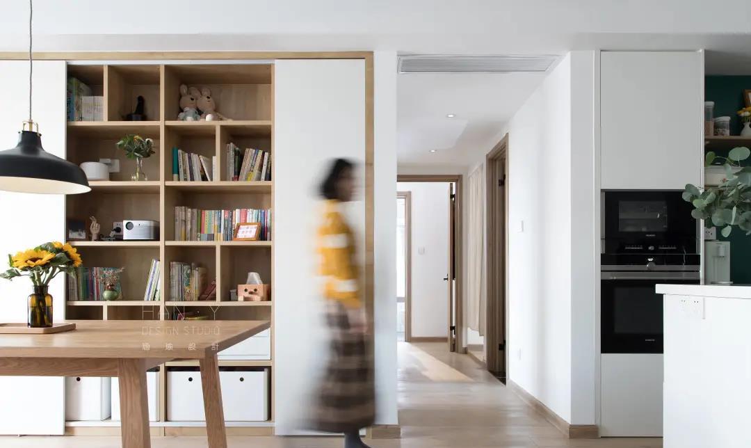 |他家97㎡的房子，舍弃客厅，不买餐桌，这么设计太有远见了！羡慕