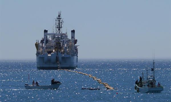 卫星|真实的互联网世界，从来不是「无线」的