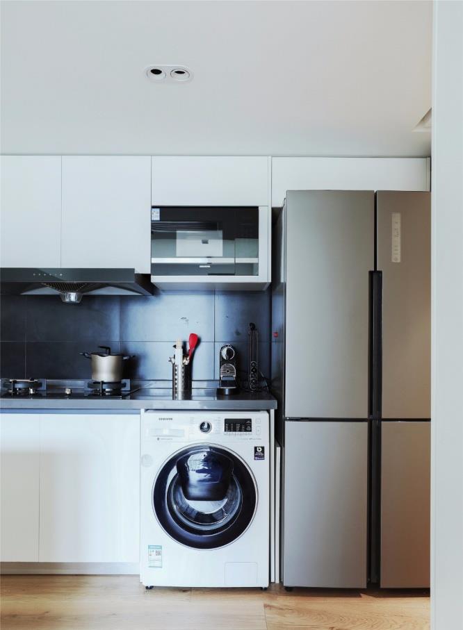 ▲夫妇俩买下42平小户型,巧用柜子代替隔墙,全屋收纳倍增,晒晒