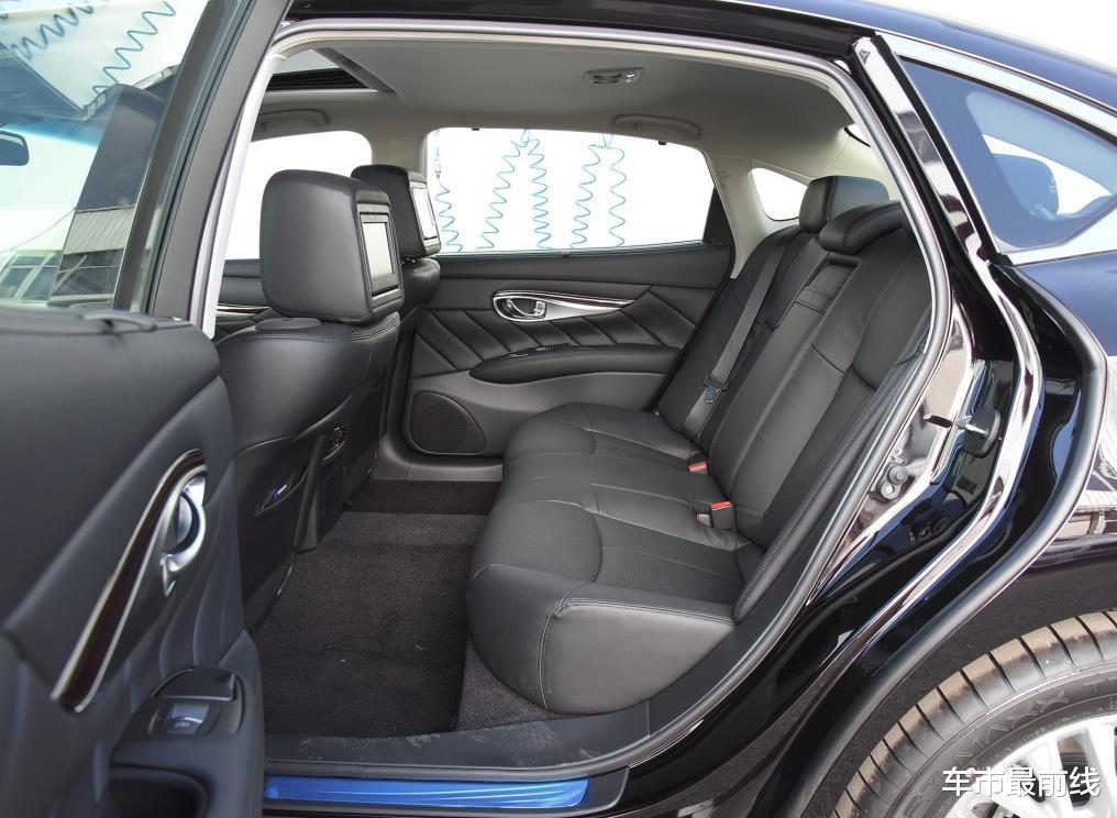 『英菲尼迪Q70L』最惨的日系豪车，比A6大一圈，7系档次卖3系价格，快停产都无人问