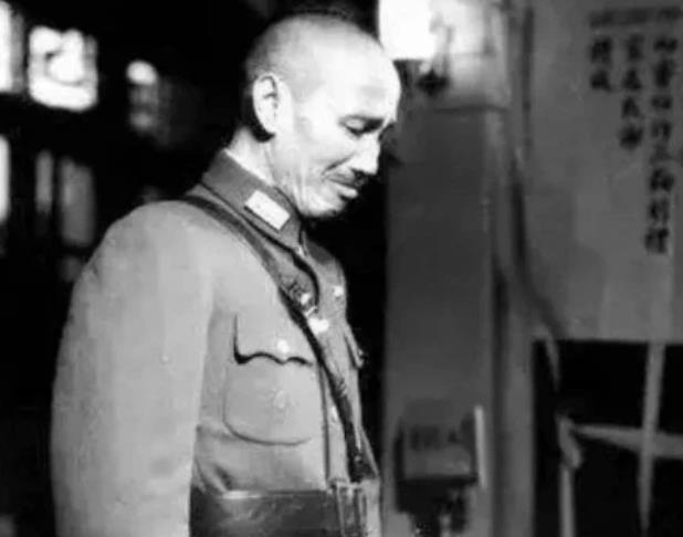 蒋介石|蒋介石年轻时从不碰3样东西,现代人却非常迷恋,不碰一样都难