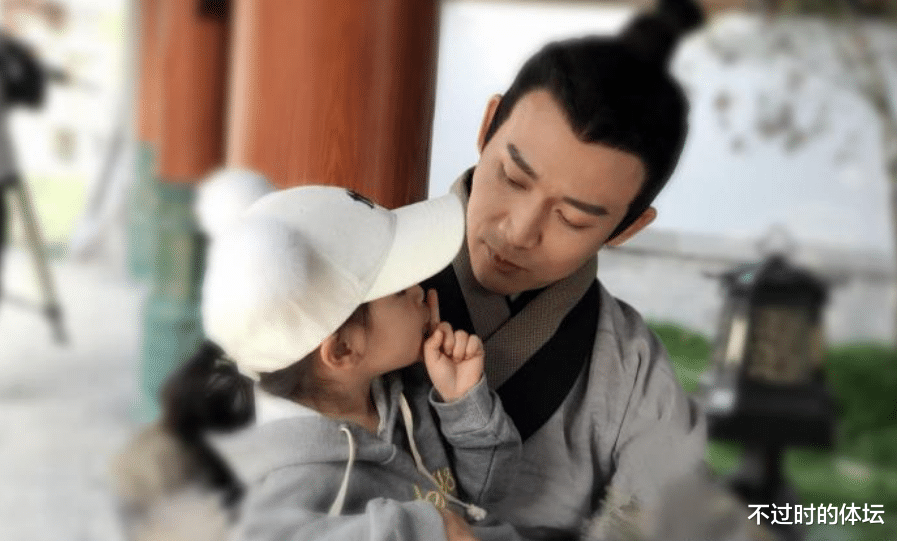 许亚军■二婚的聂远，三婚的汪峰，四婚的许亚军，全都输给了八婚的他！