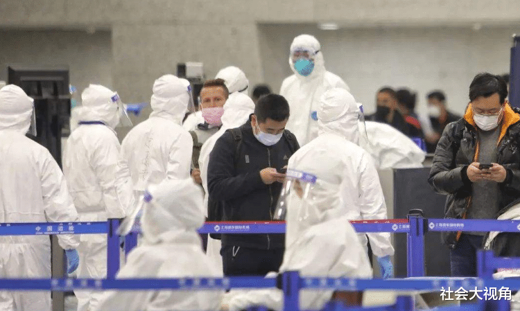 加拿大|丢人丢到国外了！为获加拿大国籍去国外产子，如今回不了国下跪撒泼