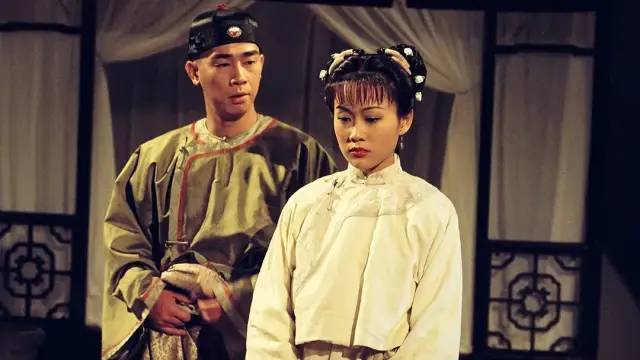韦小宝|新版《鹿鼎记》刚开播，口碑跳崖式扑街，但剧中的老婆们真是幕了