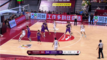 孙悦■又一本土中锋崛起!8投14分迎着孙悦暴扣,在外援头上轻松得分