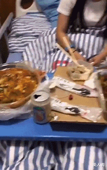 美人阁 哥们忍着吧，谁让你没车呢？哈哈